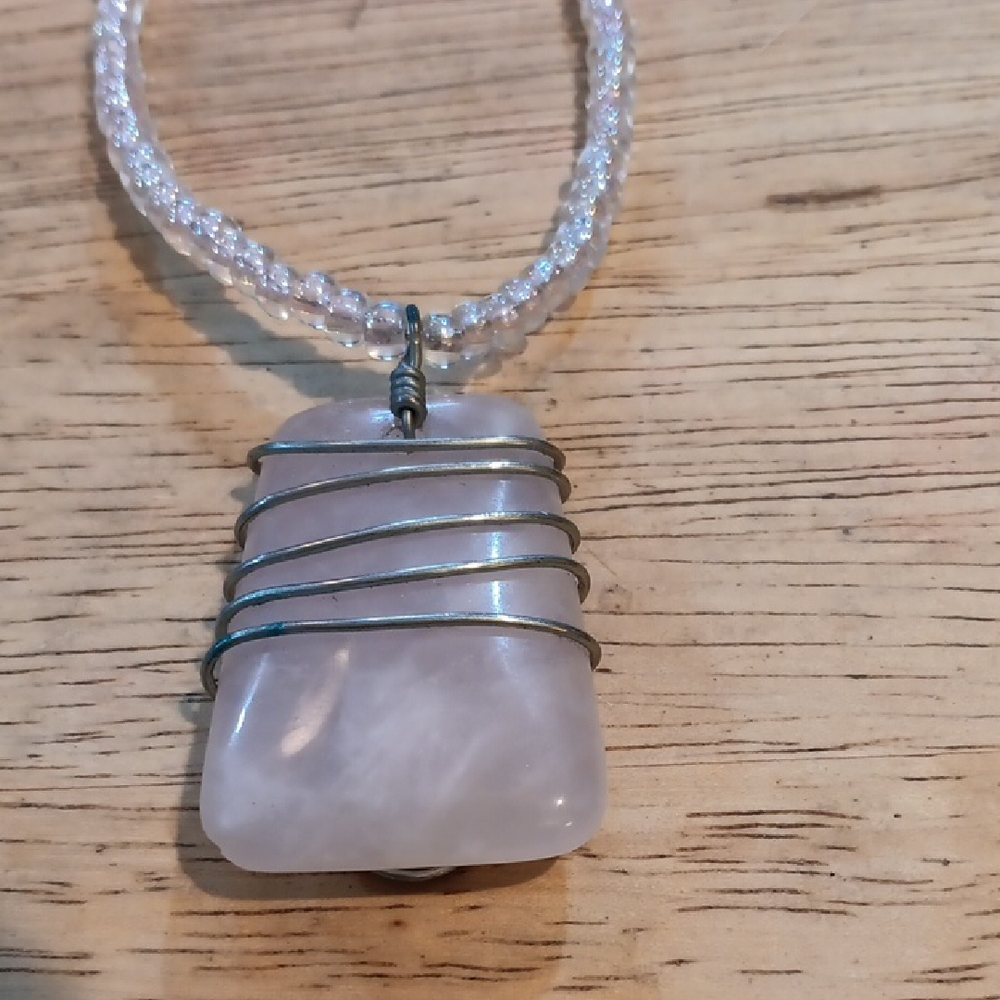 Elegant Pink Stone Pendant Necklace
